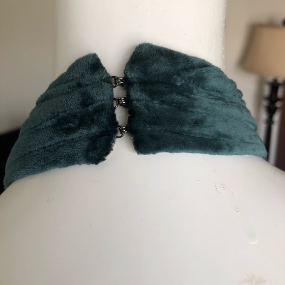 Tia Cibani Green Velvet Jumpsuit - RUNWAY! - Picture 10 of 15